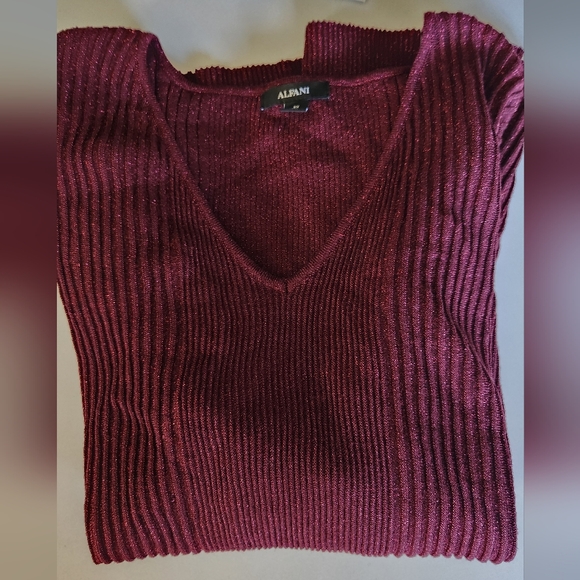 NWT Alfani Plus Women's V-Neck Ribbed Metallic Sweater - Picture 3 of 13